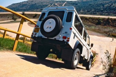 Majorette – Land Rover Defender 110: istruire allavventura