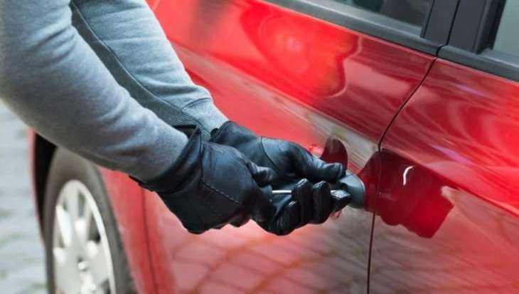 italia, i furti di auto tornano ad aumentare