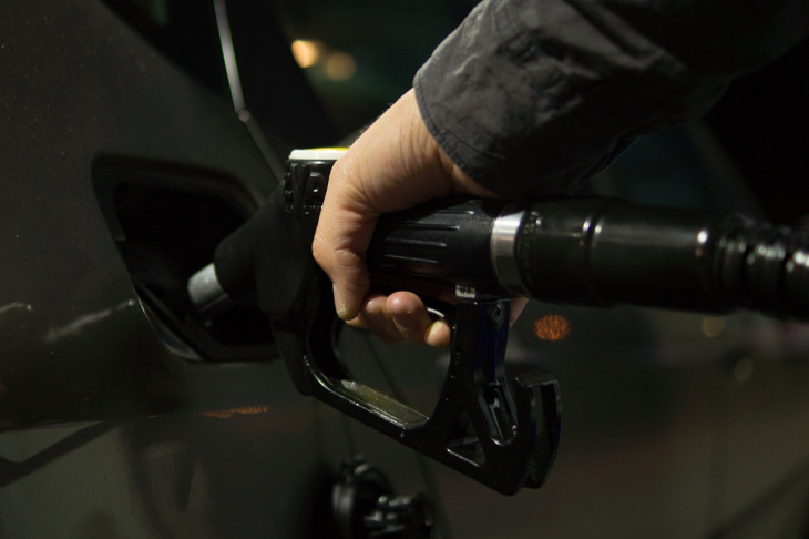 stop benzina e diesel: cosa fare dal 2035