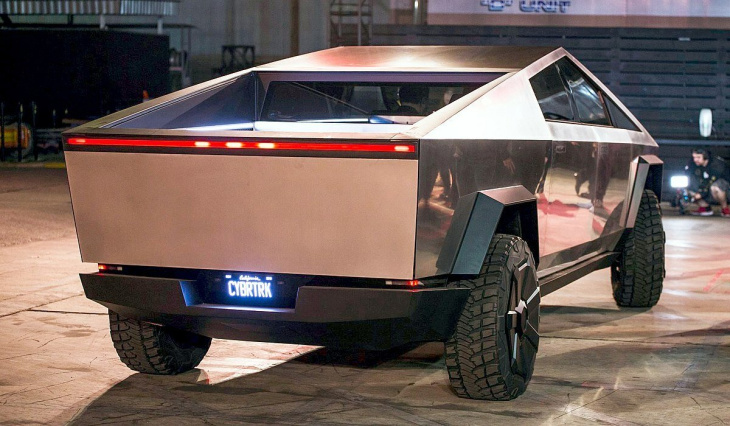 cybertruck, il futuristico pick-up tesla in produzione a fine 2023. il veicolo era stato svelato nel 2019