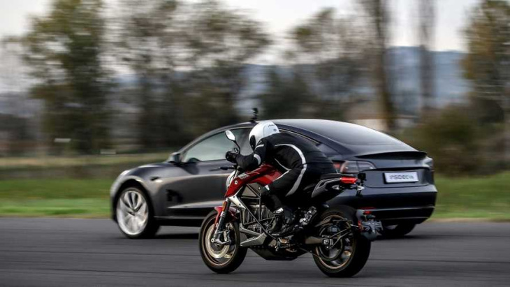 tesla vs zero motorcycles, una sfida peso-potenza 100% elettrica