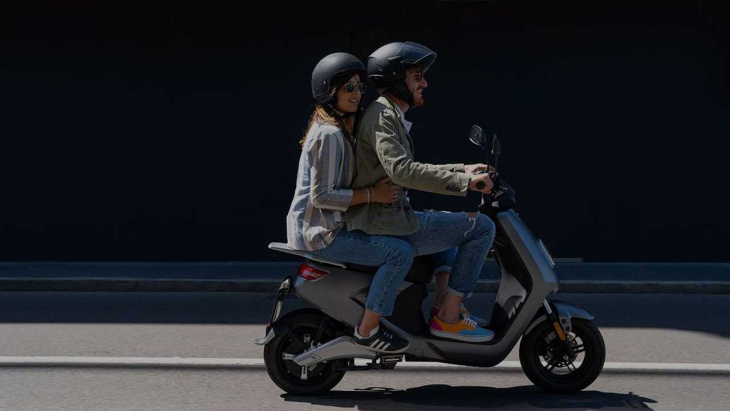 tornano gli incentivi per moto e scooter elettrici: come funzionano