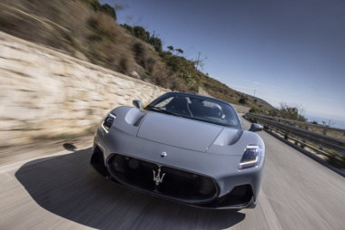 Cielo, la Maserati si scopre. Il Tridente presenta la versione spider della MC20: emozioni forti con un pieno di tecnologia