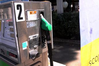 benzina, oggi prezzi alla pompa tornano in salita