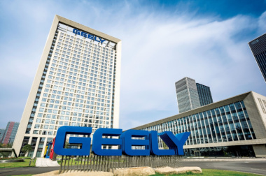 Geely – Cinesi pigliatutto: si prendono i motori endotermici di Volvo e si alleano con Renault per l’ibrido