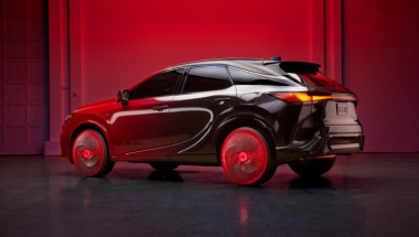 Ecco la Lexus RX con le scarpette rosse del mago di Oz
