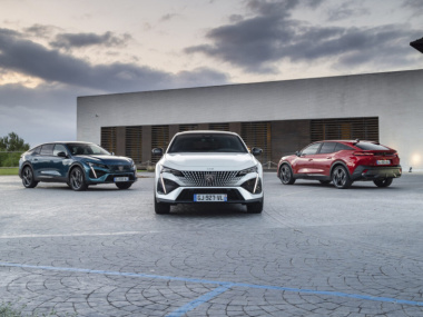 Nuova Peugeot 408: le immagini della berlina