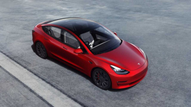 La Tesla Model 3 si prepara per il restyling. Arriverà nel 2023