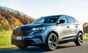 Nuovo Renault Austral: il SUV tecnologico si presenta al mercato italiano