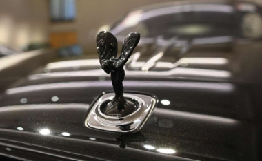 Alla Rolls-Royce anche il contratto è di lusso: aumento del 17,6%