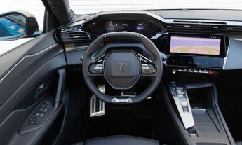 Peugeot i-Cockpit: sicurezza, comfort e innovazione