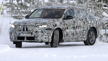 BMW iX2, il SUV coupé elettrico alla prova della neve