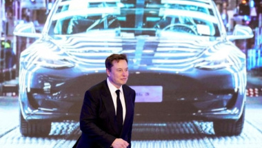 Il tracollo di Tesla segna un anno nero per Musk: patrimonio giù di 132 miliardi. I Paperoni di Big Tech ne hanno persi 433