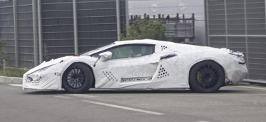 Nuova Lamborghini (ibrida) 2023, ecco il video spia