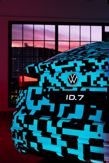 Volkswagen ID.7 – Primo sguardo alla berlina da 700 km di autonomia