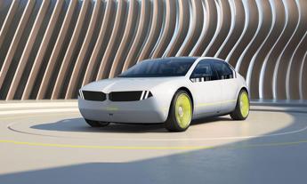 BMW i Vision Dee: al CES 2023 la visione del futuro