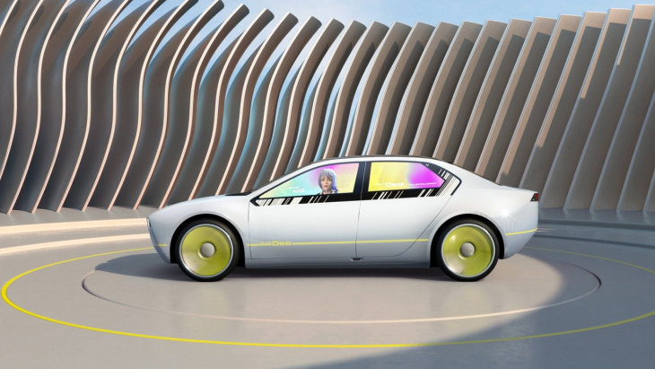 bmw i vision dee, l'auto totalmente digitale che cambia 32 colori