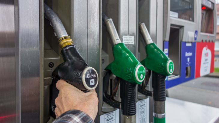 prezzi del gasolio alle stelle, in autostrada sfiorano i 2,5 euro al litro