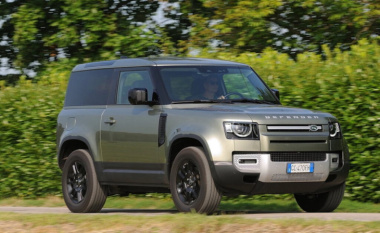 Land Rover Defender: nel 2025 potrebbe arrivare la versione 100% elettrica