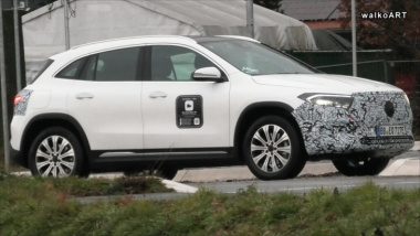 Mercedes EQA: primo avvistamento del nuovo restyling [VIDEO SPIA]