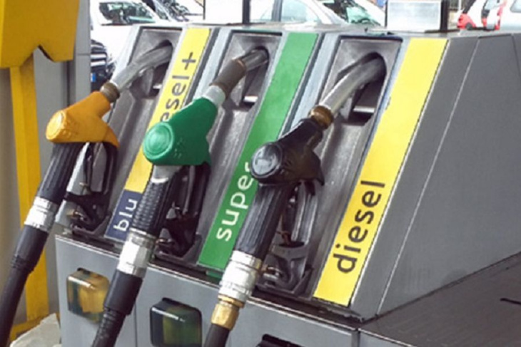 carburanti, prezzi ancora in crescita. fino a 9 euro in più per un pieno