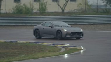 Maserati GranTurismo Folgore: un prototipo scende in pista per un test [VIDEO]