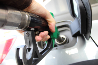 Prezzi benzina e diesel, continuano le polemiche sui rincari