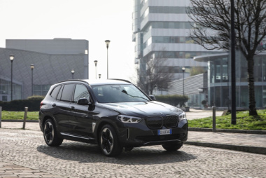 [VIDEO] Prova su strada BMW iX3 2021, il SUV elettrico: caratteristiche, prezzi e consumi