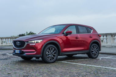 Mazda CX-5 2018, prova su strada: due versioni a confronto