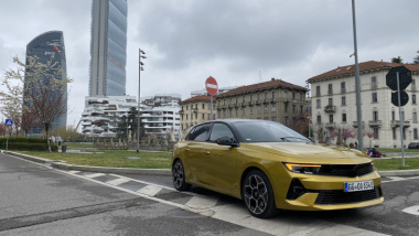 Opel Astra 2022: la prova su strada della versione ibrida plug-in
