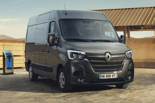 Renault Master E-Tech: caratteristiche, design, motori, gamma e prestazioni
