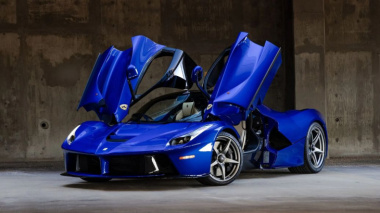 Ferrari LaFerrari: all’asta l’unico esemplare blu elettrico
