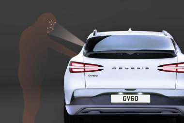 Genesis GV60, come funziona l'auto che si apre con lo sguardo