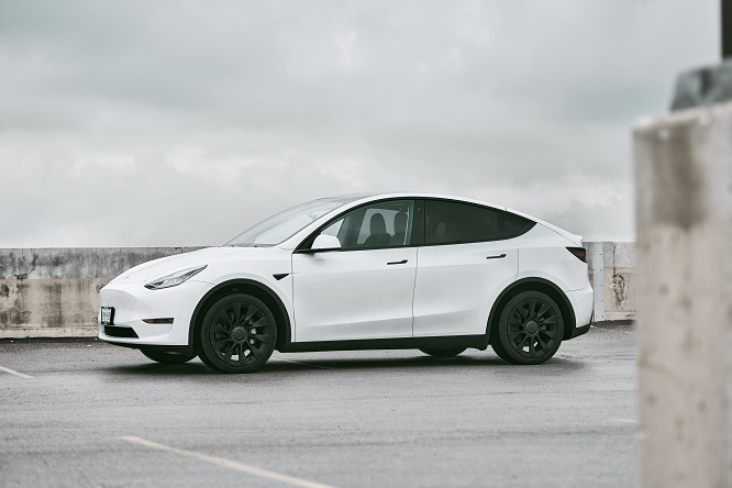 Tesla Model Y, senza rivali a settembre in Italia