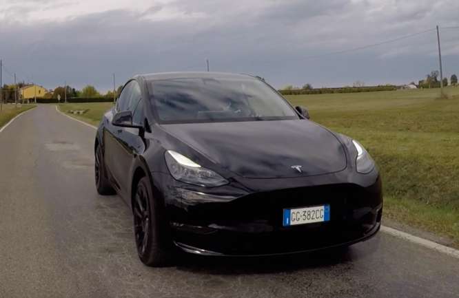 Tesla Model Y, il SUV elettrico spopola in Europa