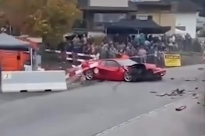 Come distruggere una Ferrari Testarossa in pochi secondi
