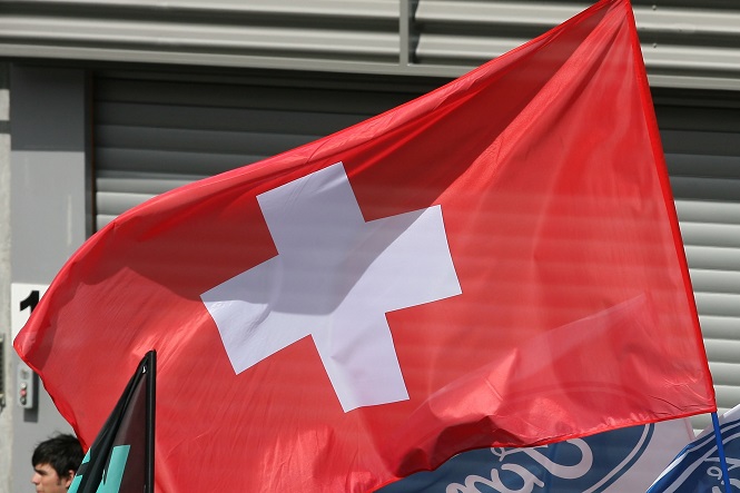 Elettriche, in Svizzera i Verdi vanno controcorrente: “Ricaricare di meno”