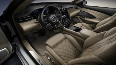 Maserati Granturismo rivela gli interni, digitali anche l'orologio e lo specchietto