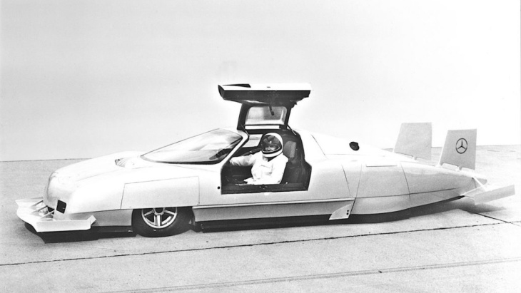 mercedes c 111, il prototipo futuristico che fece scalpore e toccò i 400 km/h