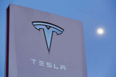 Tesla: Wedbush conferma Outperform, più vantaggi rispetto a Nio e Xpeng