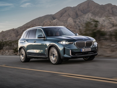 BMW X5 e X6, debuttano i restyling: novità di motore e di tecnologia
