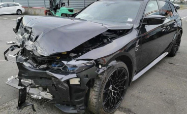 BMW M3 Touring di due mesi già distrutta, in vendita per 74k euro