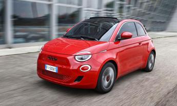 Fiat Nuova 500: ricariche illimitate con il noleggio pay per use