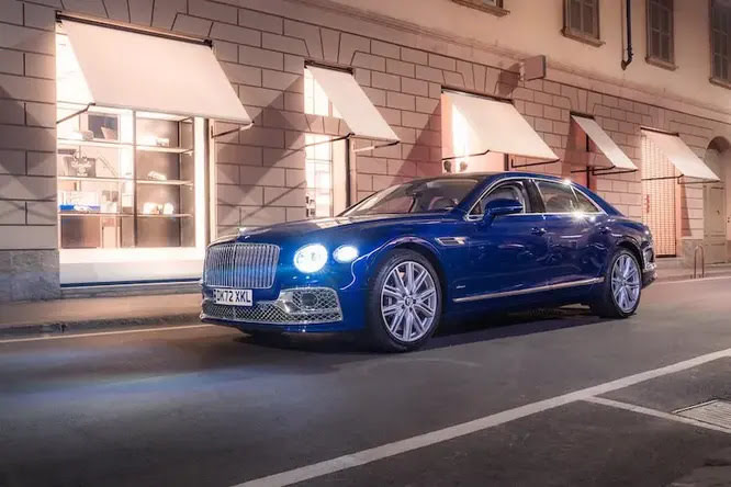 Bentley in passerella alla Milano Fashion Week 2023