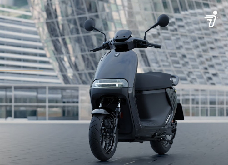 segway-ninebot, al mwc 2023 presenta nuovi monopattini e uno scooter elettrico