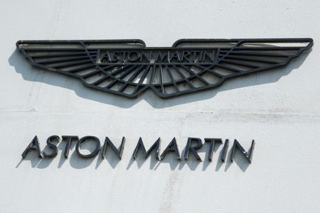 Aston Martin in salita, i profitti core superano le stime