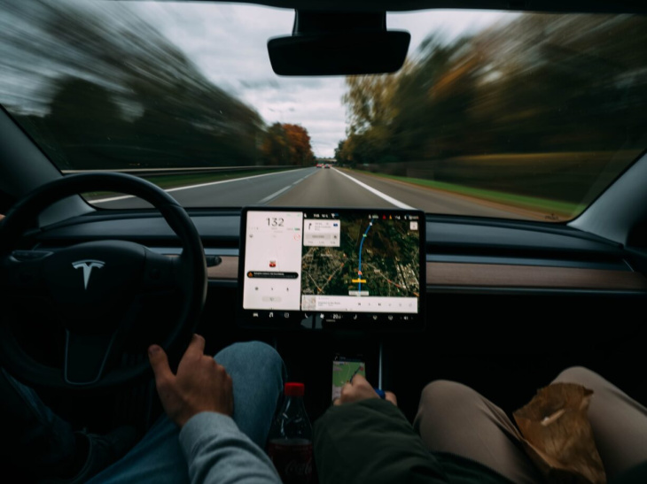 android, come aggiornare il navigatore dell'auto: la guida completa