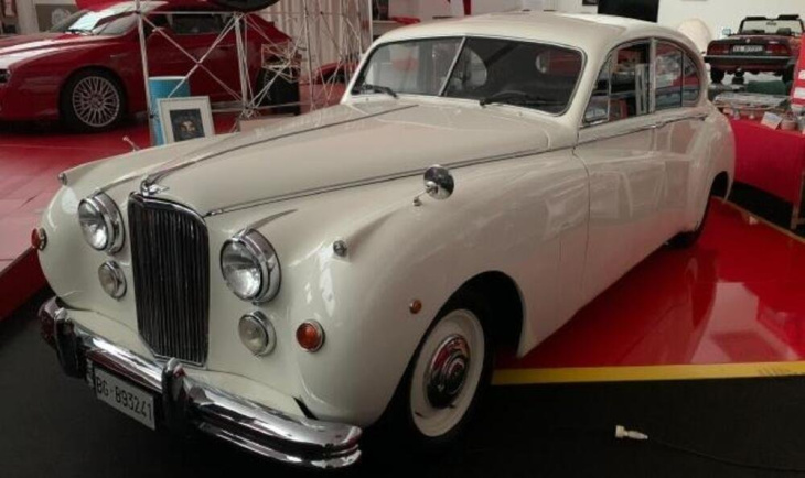 è in italia l'auto della regina elisabetta ii: jaguar mark vii 1952