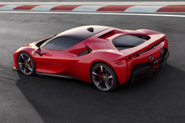 Ferrari SF90 Stradale, richiamo per 13 esemplari: ecco il problema