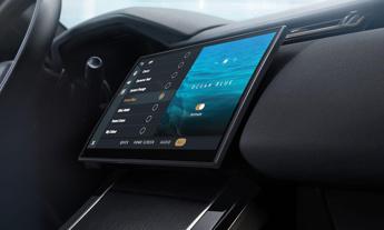 Jaguar Land Rover con Tata Technologies per accelerare la trasformazione digitale